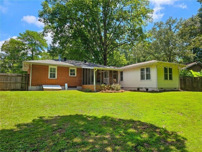 Building Photo - 908 Willivee Dr