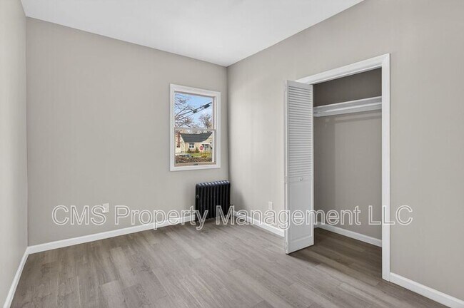 Building Photo - 378 Grand St