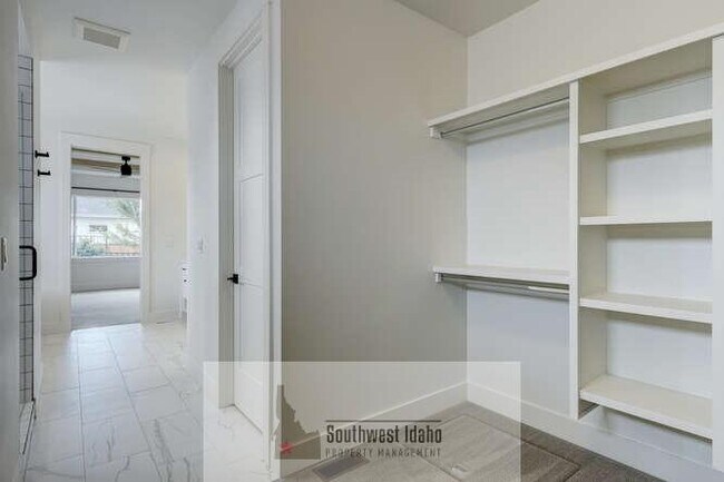 Building Photo - 7655 W Meltwater Ln