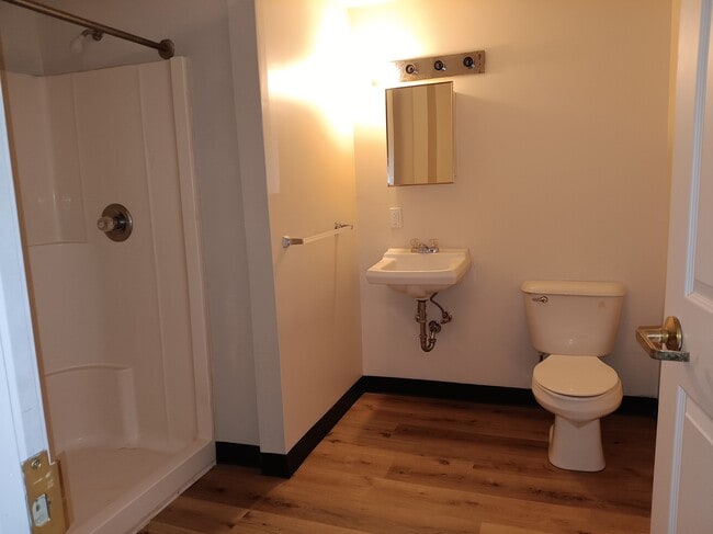 Building Photo - Irvine Renaissance