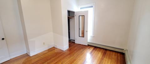 Building Photo - 154 Elm St