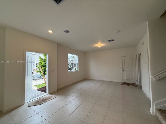 Building Photo - 145 SW 184th Ave