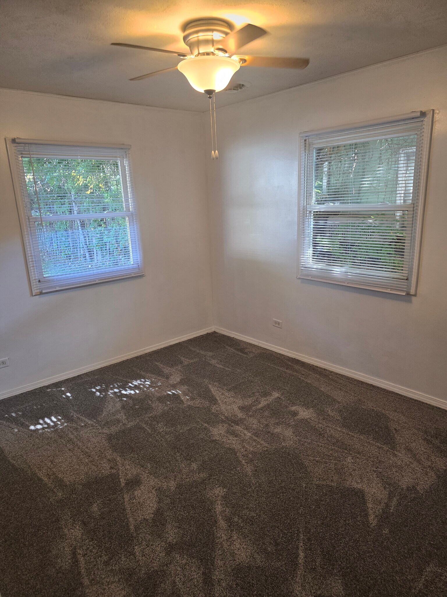 Building Photo - 2618 Horton Dr