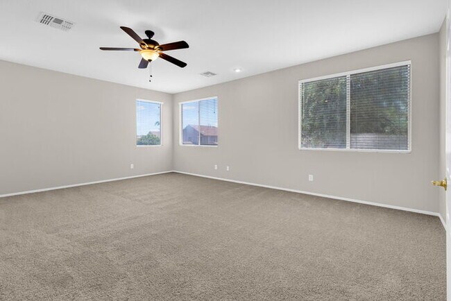Building Photo - 2032 S Sabrina