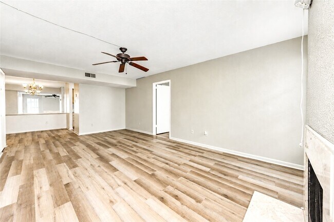 Building Photo - 6606 De Moss Dr