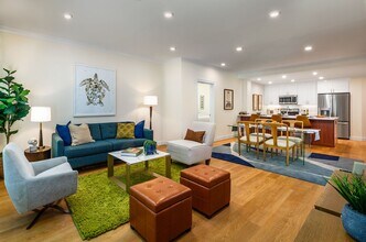 Building Photo - 2bed  2bath in Brookline