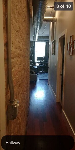 Building Photo - 3133 N Lakewood Ave