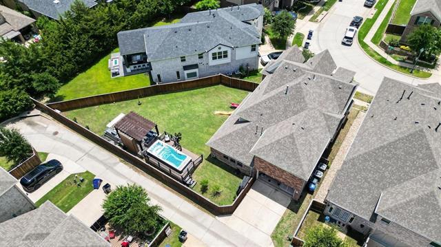 Building Photo - 8700 Fairway Ln