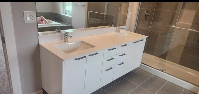 Building Photo - $3,595 -Two-Story 4 Bedrooms, 2.5 Bathrooms Contemporary Home Awaits Your Tenancy!