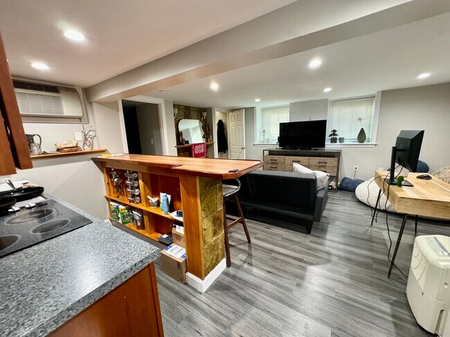 Building Photo - 62 Manet Rd