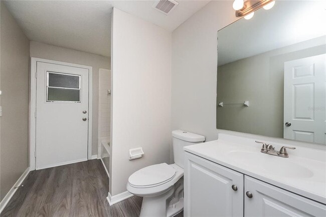 Building Photo - 305 Killington Way