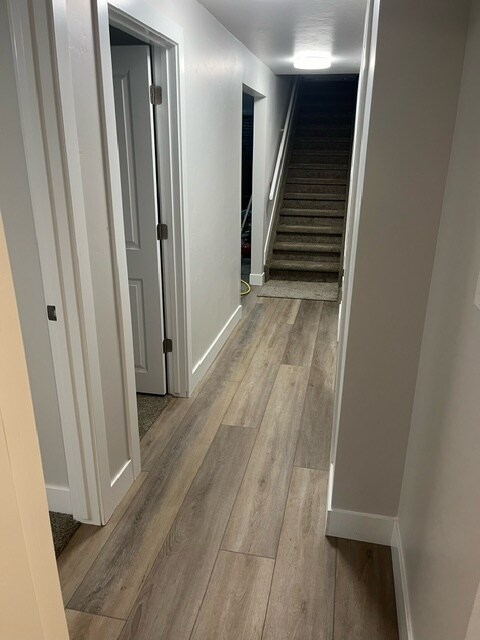 Hallway to bedroom and kitchen and Family Room - 2112 W Bowling Ave