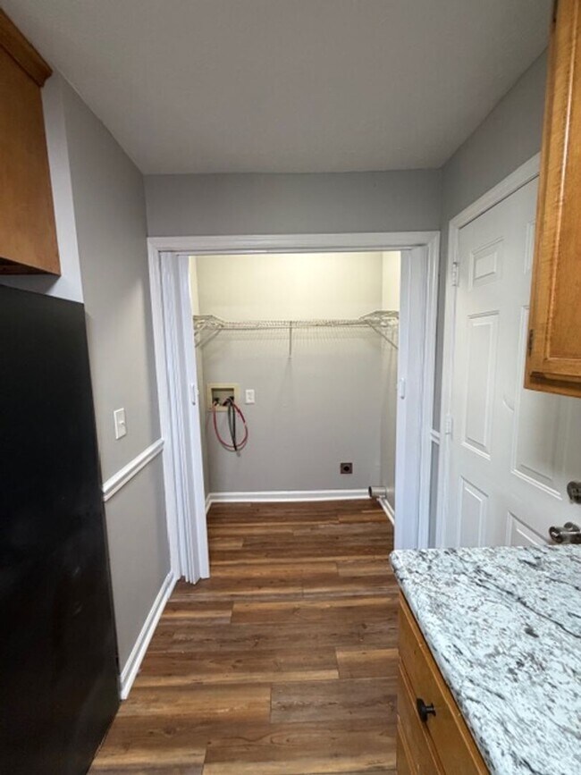 Building Photo - 431 Sentry Oaks Dr