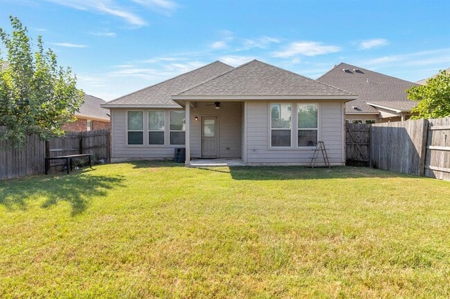 Building Photo - 2612 Creeping Vine Ct