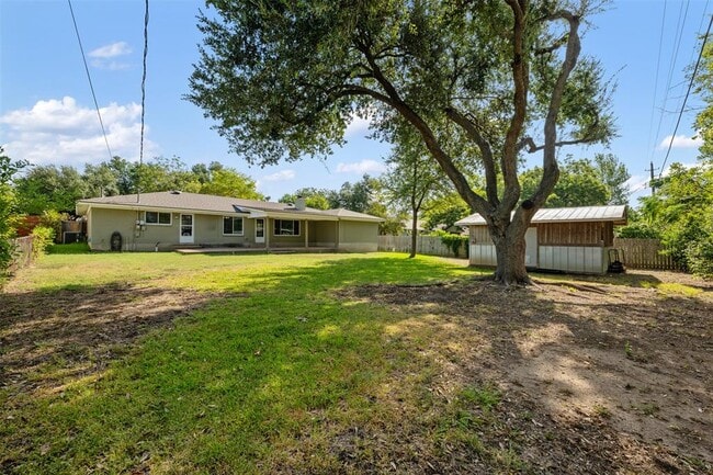 Building Photo - 2407 Harrowden Dr