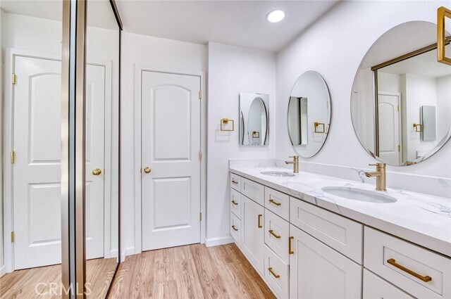 Building Photo - 961 S Mintwood Ln