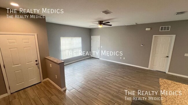 Building Photo - 270 Winfall Ave SW