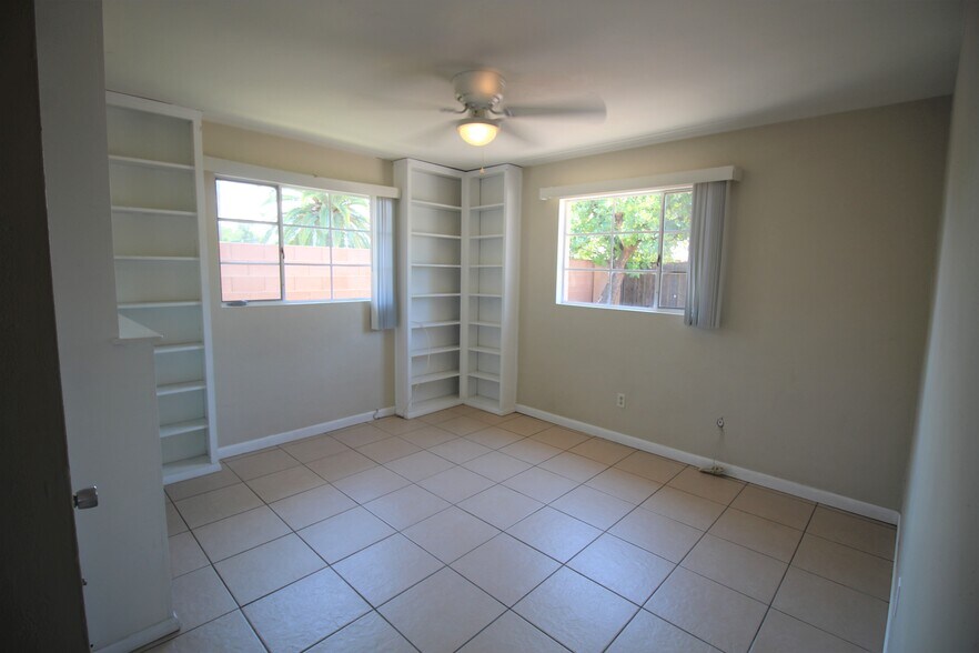 Bookcase Bedroom - 735 E Granada Dr