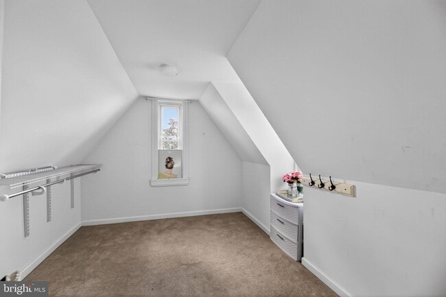 Building Photo - 810 Central Ave