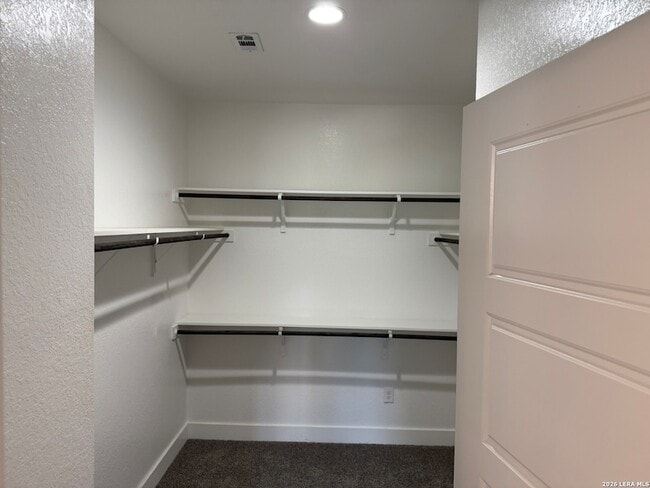 Building Photo - 231 Sapphire Dr