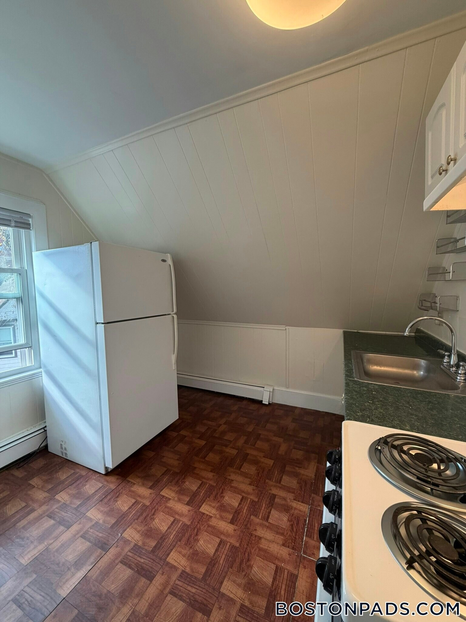 Building Photo - 393 Adams St