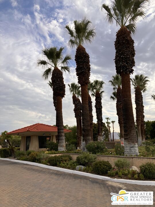 Building Photo - 2801 N Los Felices Rd