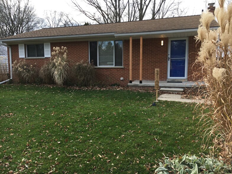 Primary Photo - 3160 Fernwood Ave