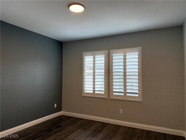 Building Photo - 304 Rezzo St