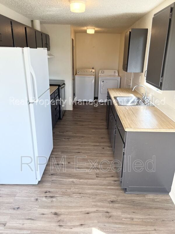 Building Photo - 5631 16th Ave SW