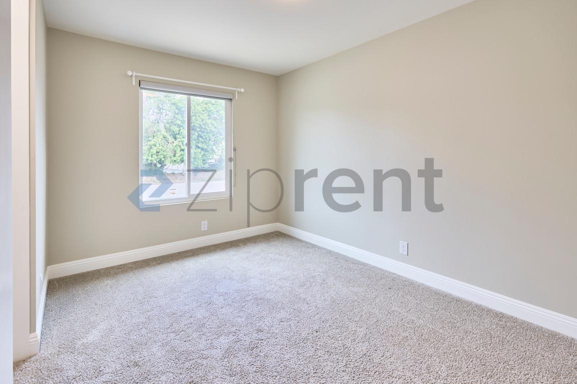 Building Photo - Unit