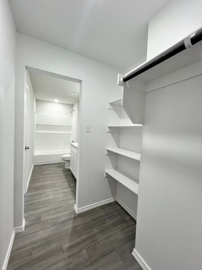 Building Photo - New Home in New Tolar Oaks Neighborhood