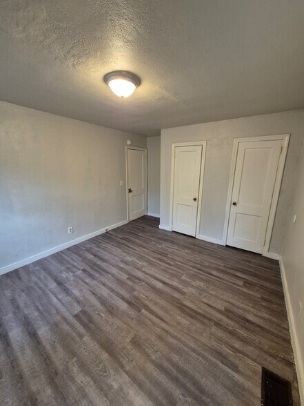 Building Photo - 3251 Meadow Ln