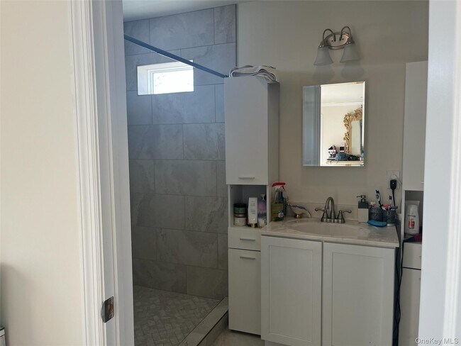 Building Photo - 126 Trafalgar Dr