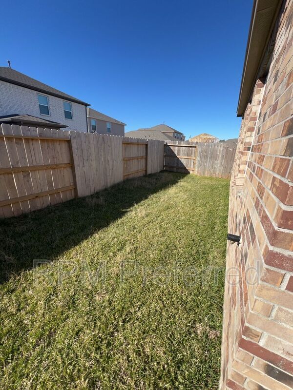 Building Photo - 2829 Shimmer Edge Dr