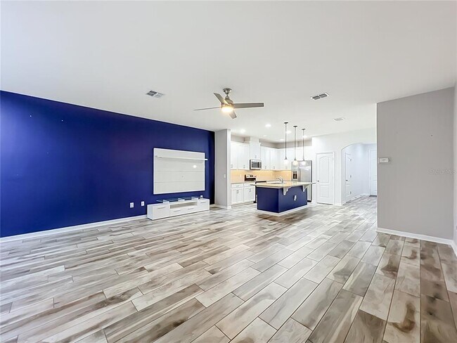 Building Photo - 12043 White Wave Point