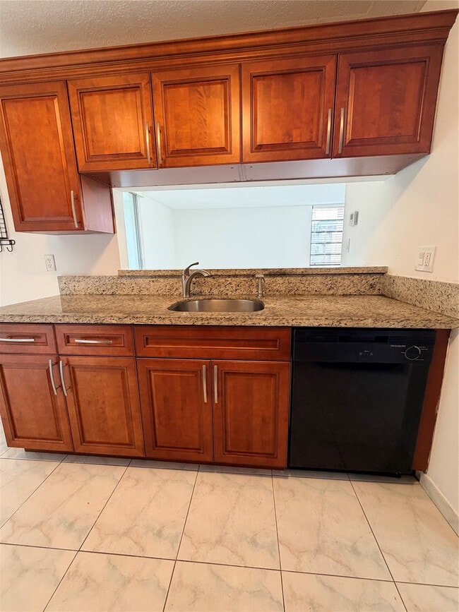 Building Photo - 3100 N Pine Island Rd