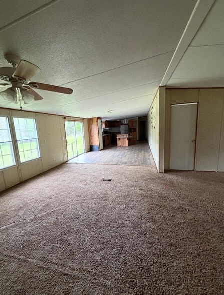 Building Photo - 121 Pecan Grove Ln