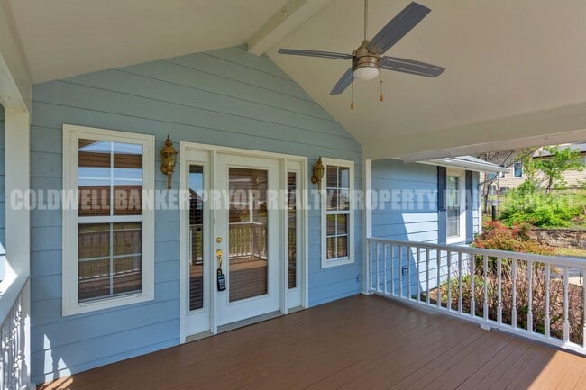 Building Photo - 323 Walsh Rd