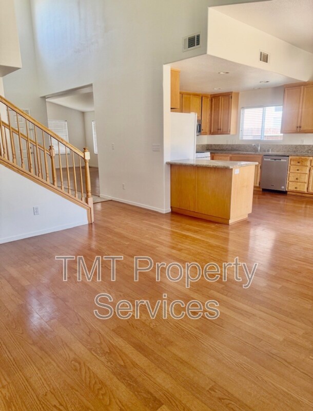 Building Photo - 2742 La Purisima Ave