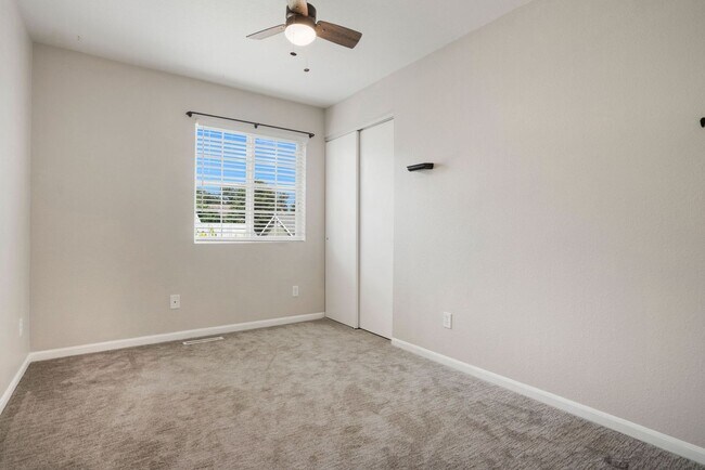 Building Photo - Updated 4 Bedroom Home with Amazing Yard, ...