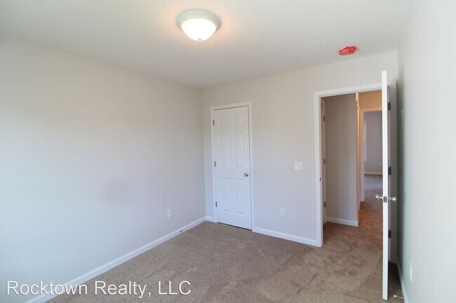 Building Photo - 3 br, 2.5 bath House - 3035 Locust Grove