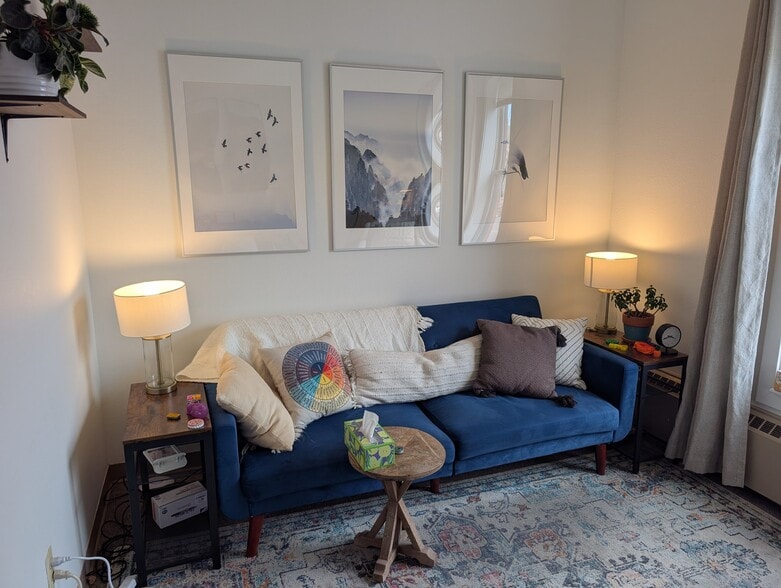 Building Photo - 19 Old Town Square