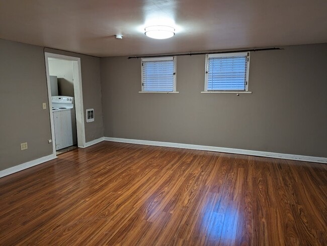 Building Photo - Triangle Tops (TTD/TTU) (Silverwolf)