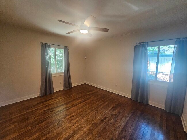 Building Photo - 4093 Hilldale Ave