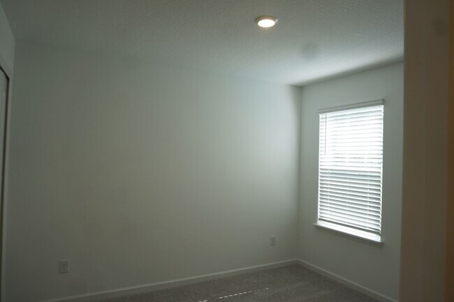 Building Photo - 6095 Falcon Gate Ln