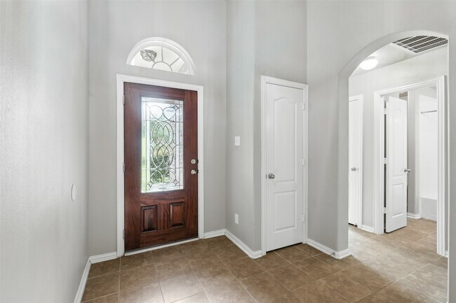 Building Photo - 16327 Tyler Reach Dr