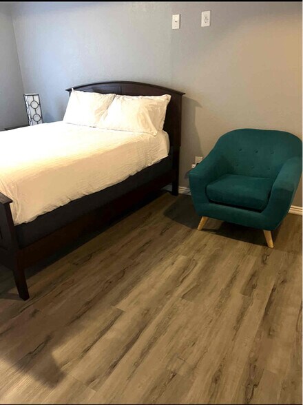 Building Photo - 4108 Liverpool St