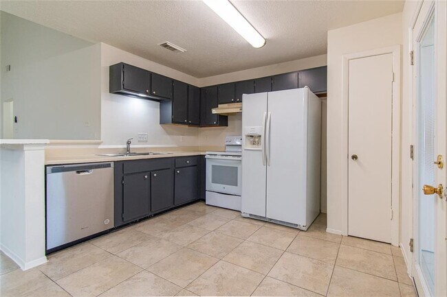 Building Photo - 12710 Autumn Mill Dr