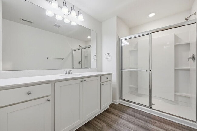 Building Photo - 307 Spaight Acrs Wy