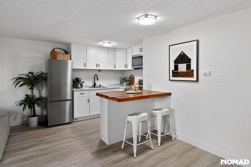 Building Photo - 2500 S York St